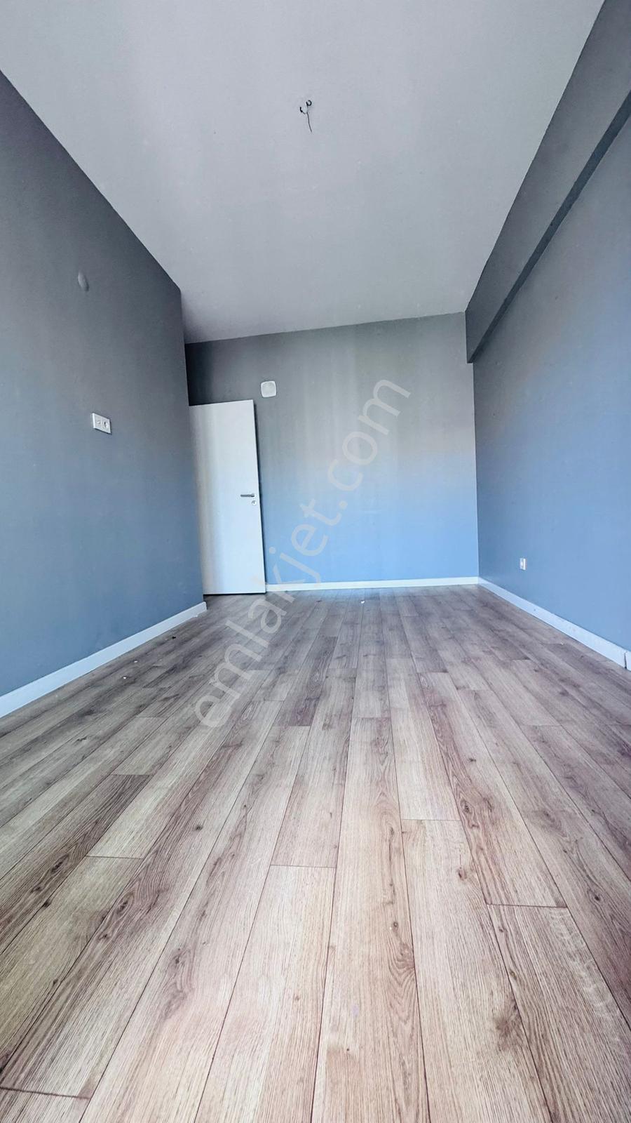 Modda Mavişehirde Havuz Manzaralı Kiralık Geniş Tip 2+1 Daire - Görsel 2