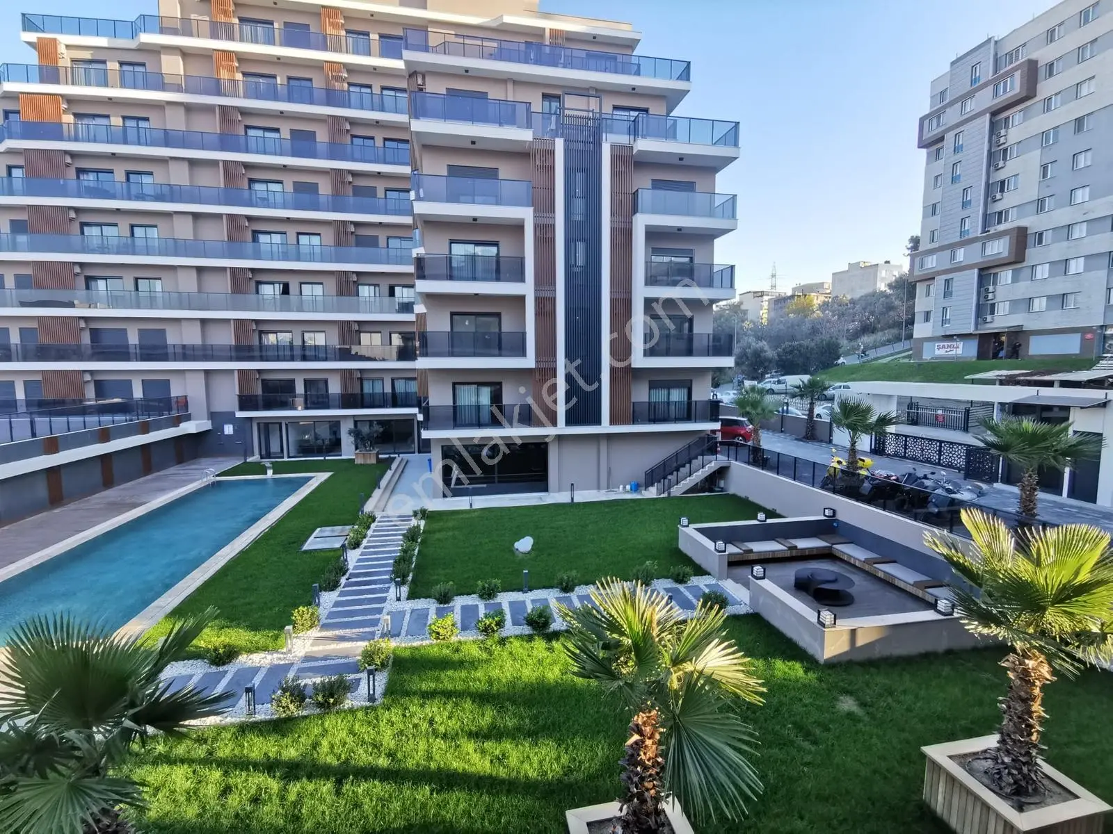 Buca North City'de Eşyalı Satılık 1+1 Daire
