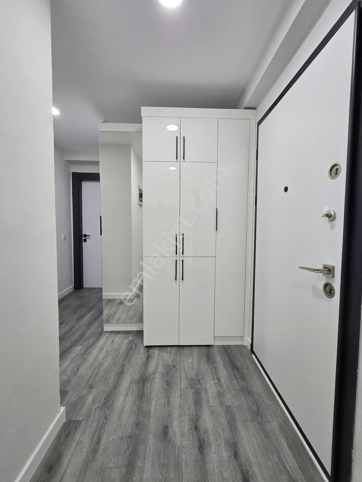 Garanti Emlak'tan, Havuzlu Sitede, 118 M², Güney Cephe, Kiralık. - Görsel 14