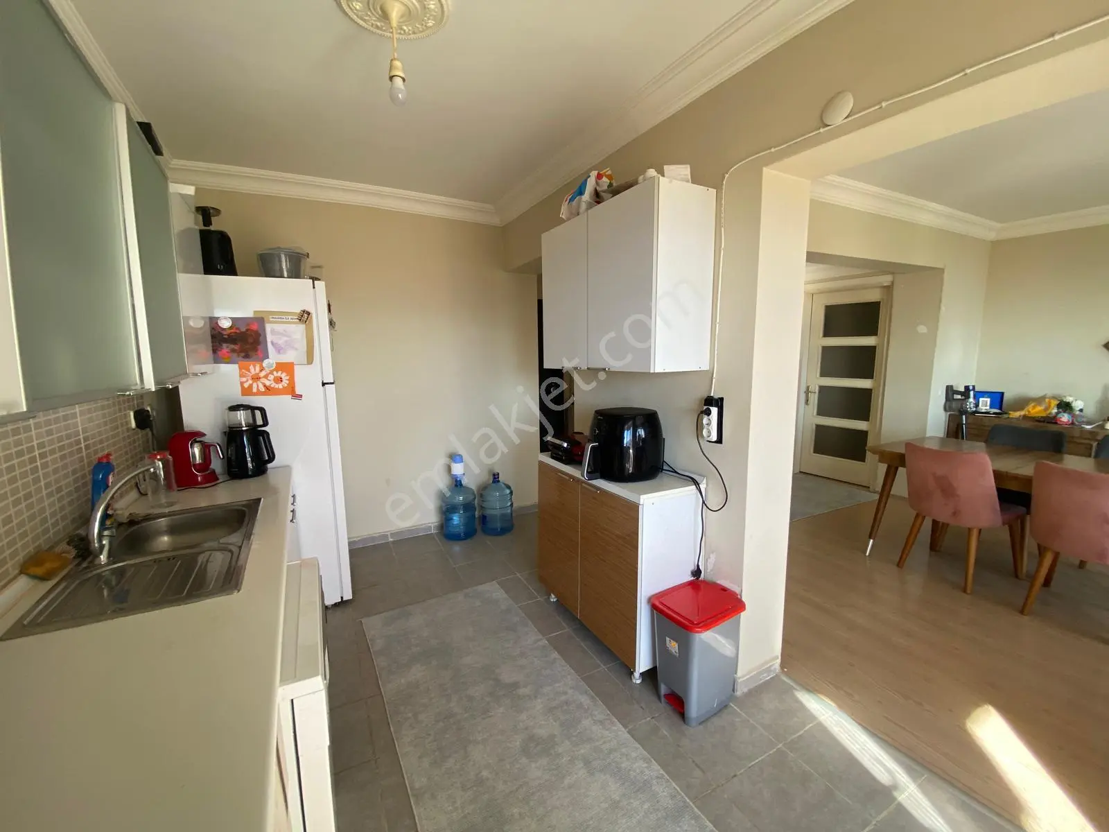 Kuşadası Uydukent'te Deniz Manzaralı Boş Kiralık 2+1 Daire - Görsel 3