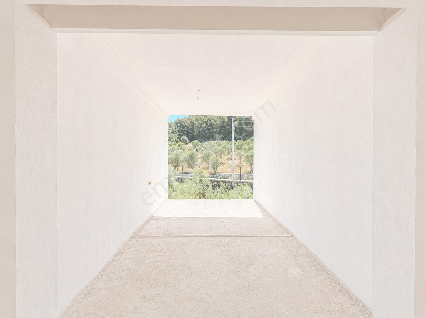 Urla Nohutalan'da 10.478 M² Zeytinlik Ve Mevcut Yapı - Görsel 26