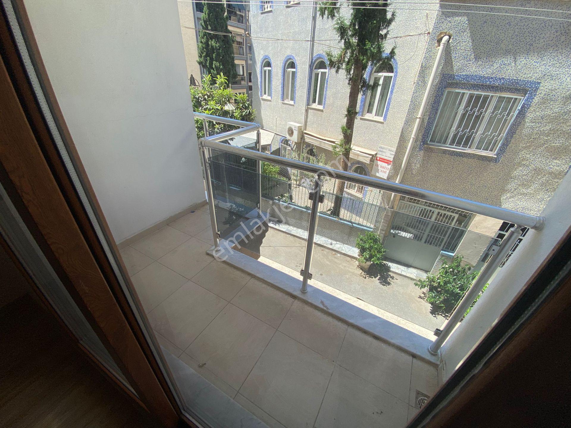 Buca Şirinyer Hürriyet Mahallesinde 3+1 115m2 Dgazlı Arakat Bakımlı Kiralık Daire - Görsel 29