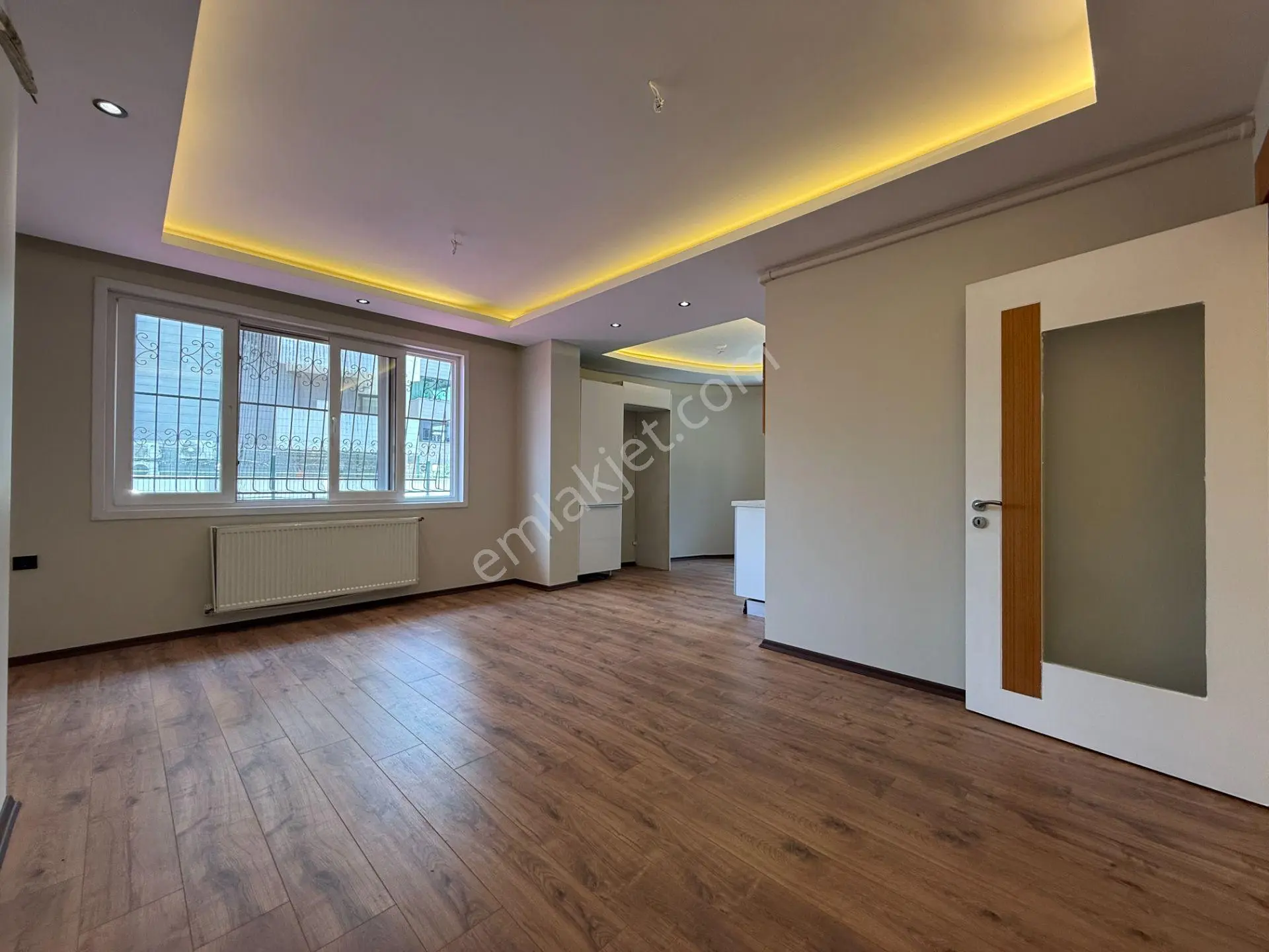 Türkmenbaşı'ında 2+1 90 M2 Site İçi Hasarsız İskanlı Satılık Daire