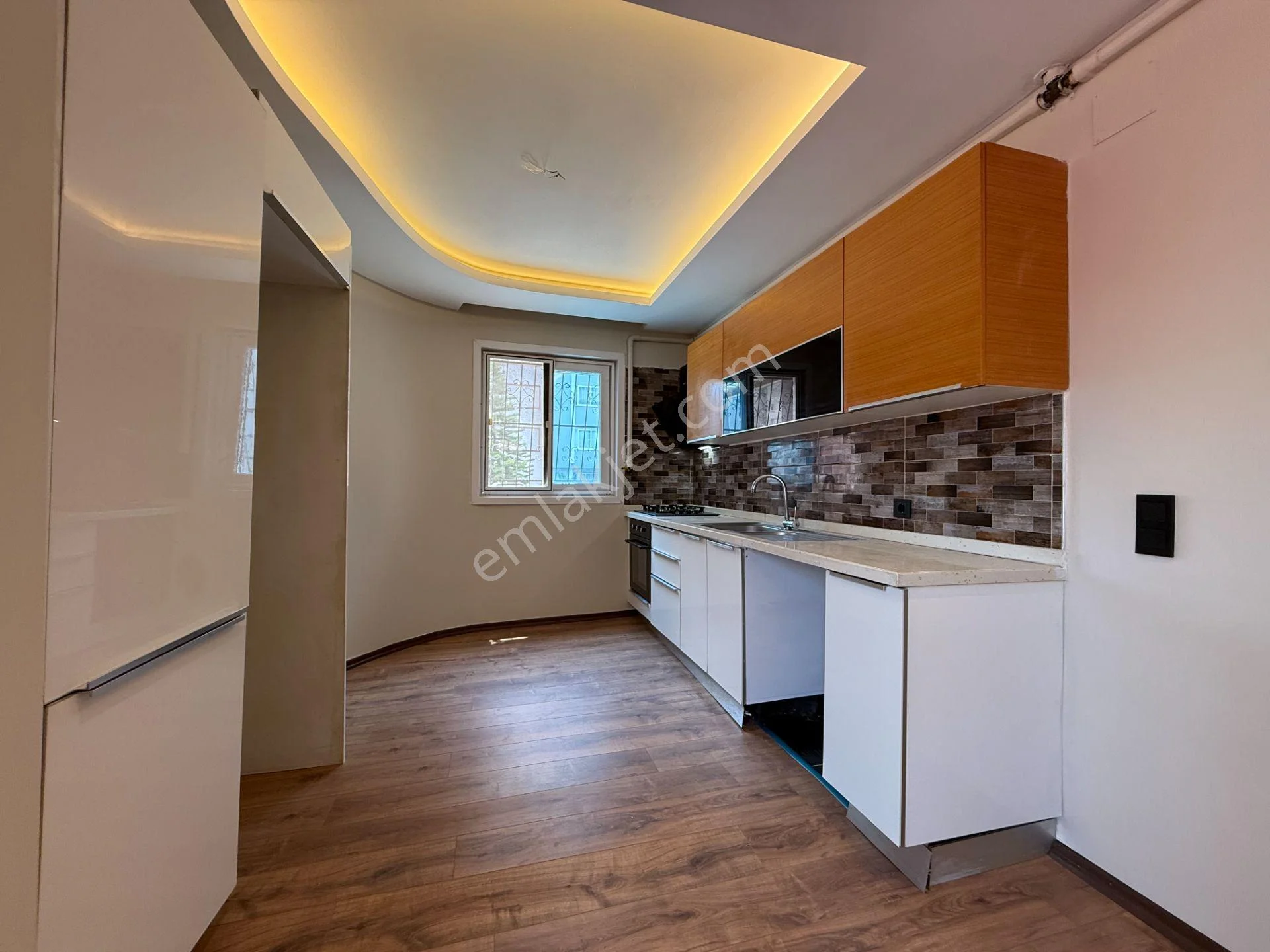 Türkmenbaşı'ında 2+1 90 M2 Site İçi Hasarsız İskanlı Satılık Daire - Görsel 3