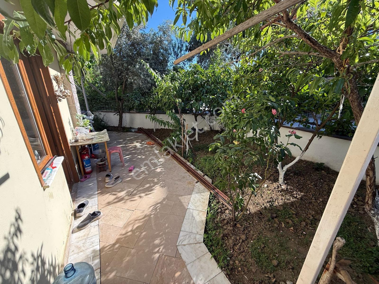 Varyant'tan Altınolukta 4+1 Bahçeli Köşe Denize 50 Metre Villa - Görsel 35