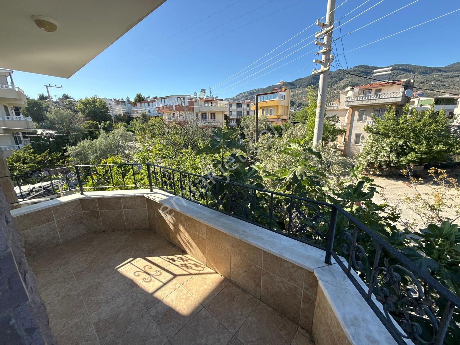 Varyant'tan Altınolukta 4+1 Bahçeli Köşe Denize 50 Metre Villa - Görsel 22