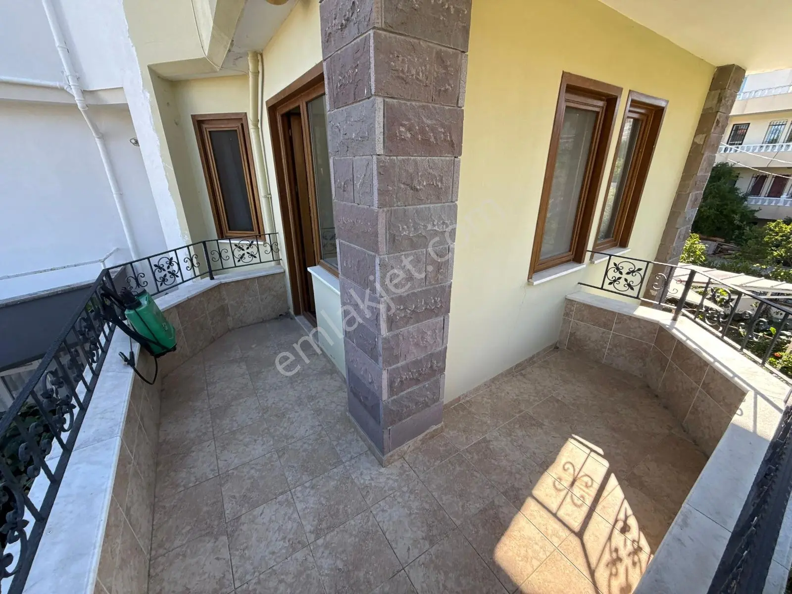Varyant'tan Altınolukta 4+1 Bahçeli Köşe Denize 50 Metre Villa - Görsel 4