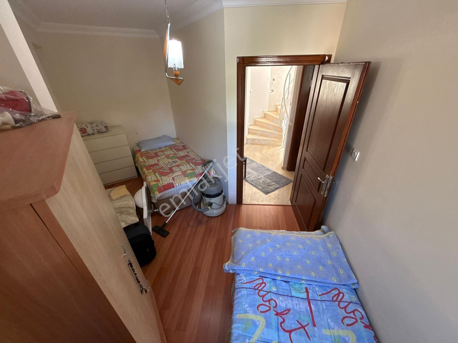 Varyant'tan Altınolukta 4+1 Bahçeli Köşe Denize 50 Metre Villa - Görsel 24