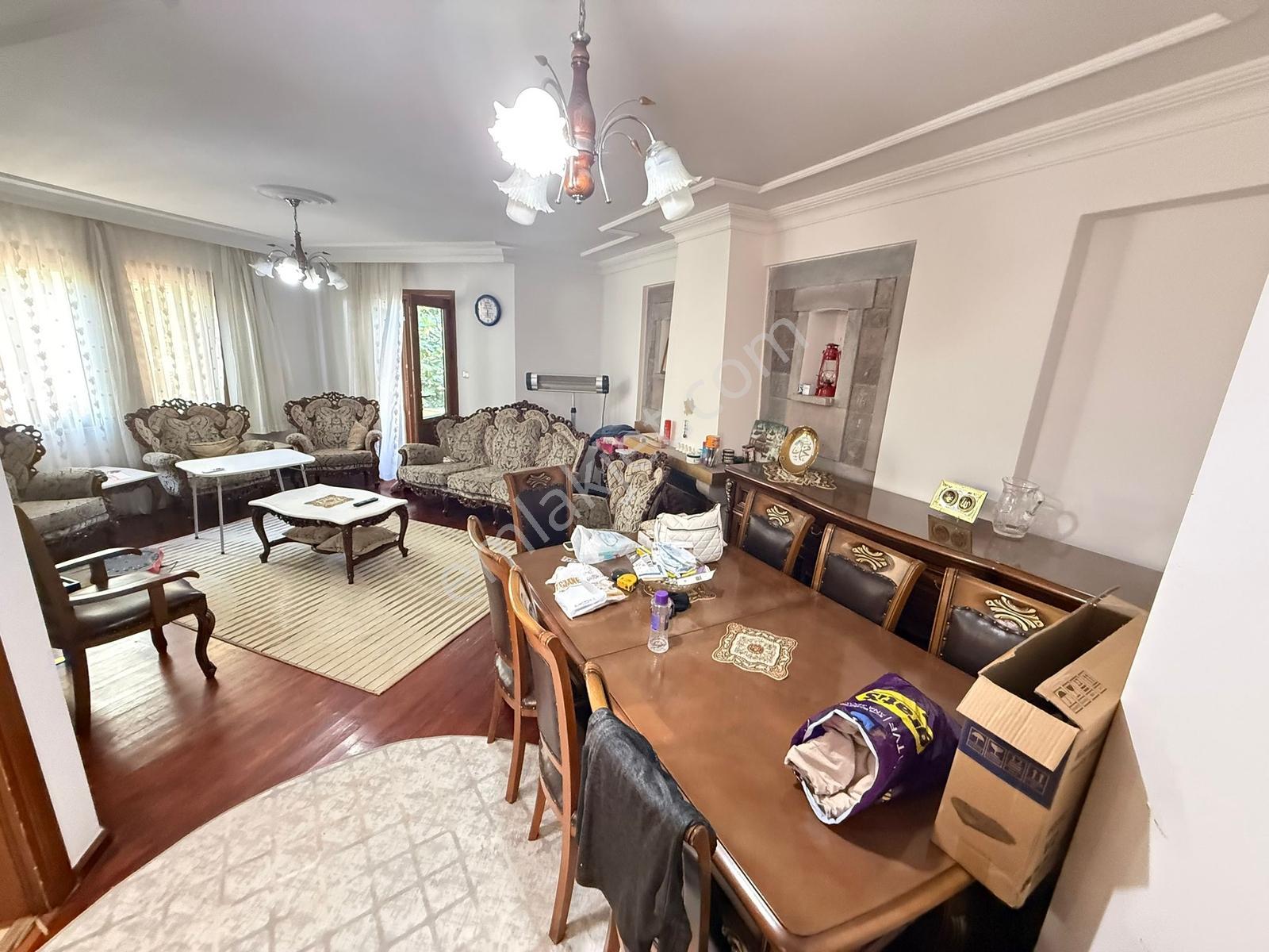 Varyant'tan Altınolukta 4+1 Bahçeli Köşe Denize 50 Metre Villa - Görsel 32
