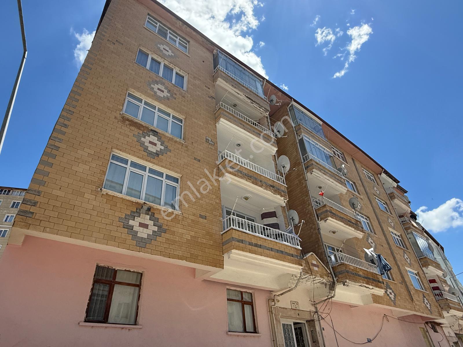 Vali Konağı Yakınında 3+1 Kiralık Daire -- Burcu Emlaktan