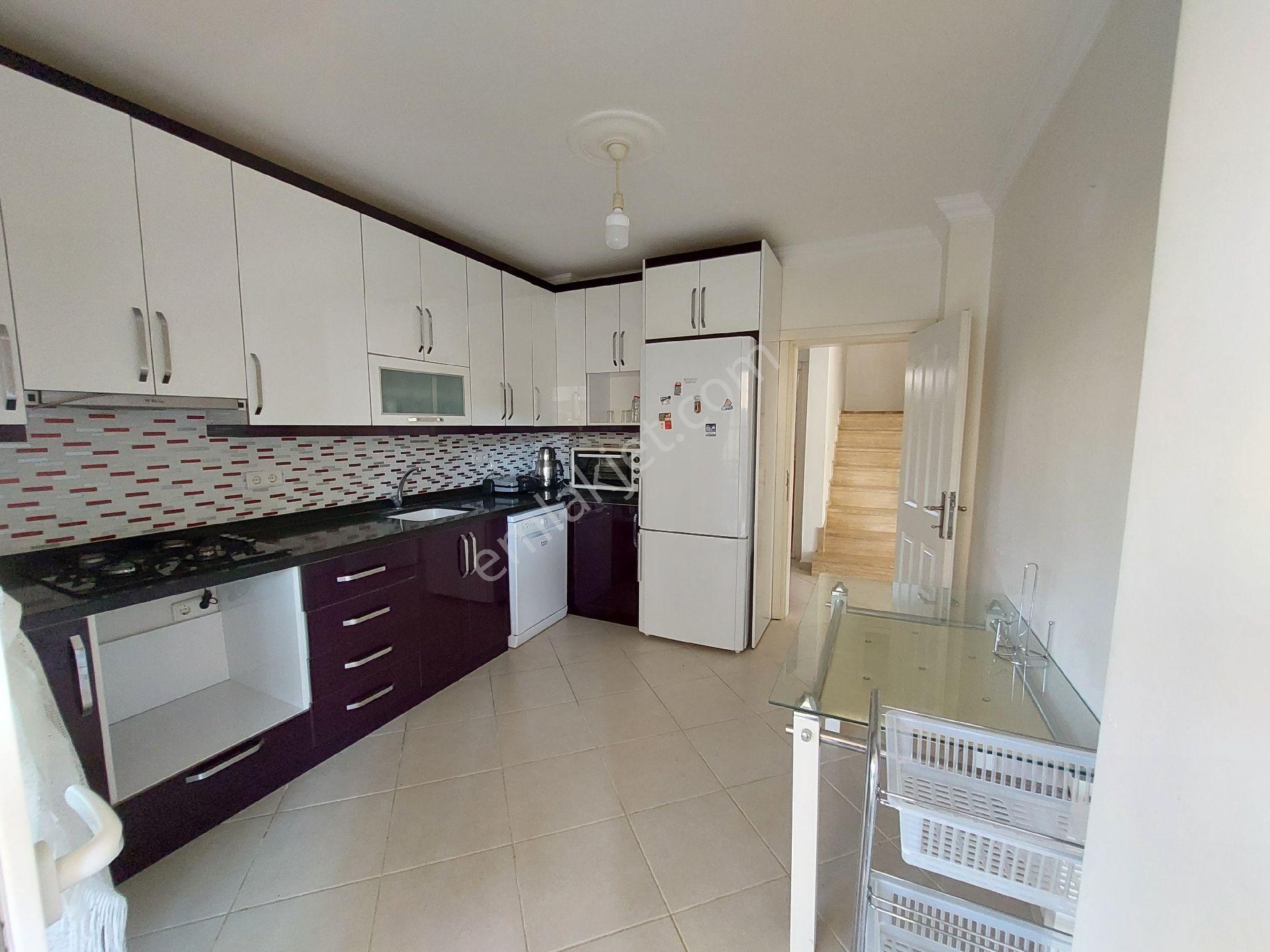 Denize 100m Triblex Villa 3 Oda1 Salon Ayrı Mutfak Ebeveyn Banyolu 2 Banyo 3 Wc - Görsel 12