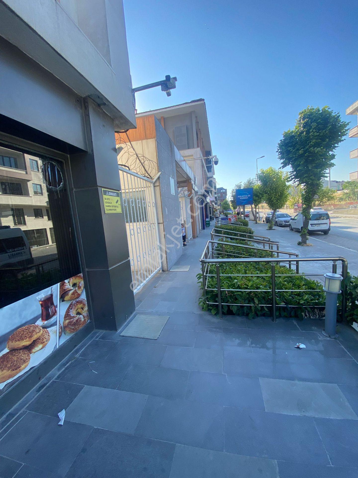 Avcılar Parkta Kiralık Depolu Dükkan - Görsel 3