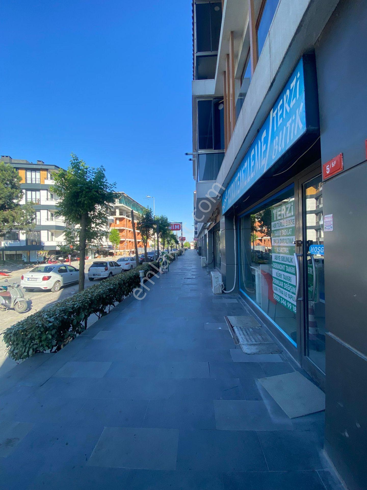 Avcılar Parkta Kiralık Depolu Dükkan - Görsel 2