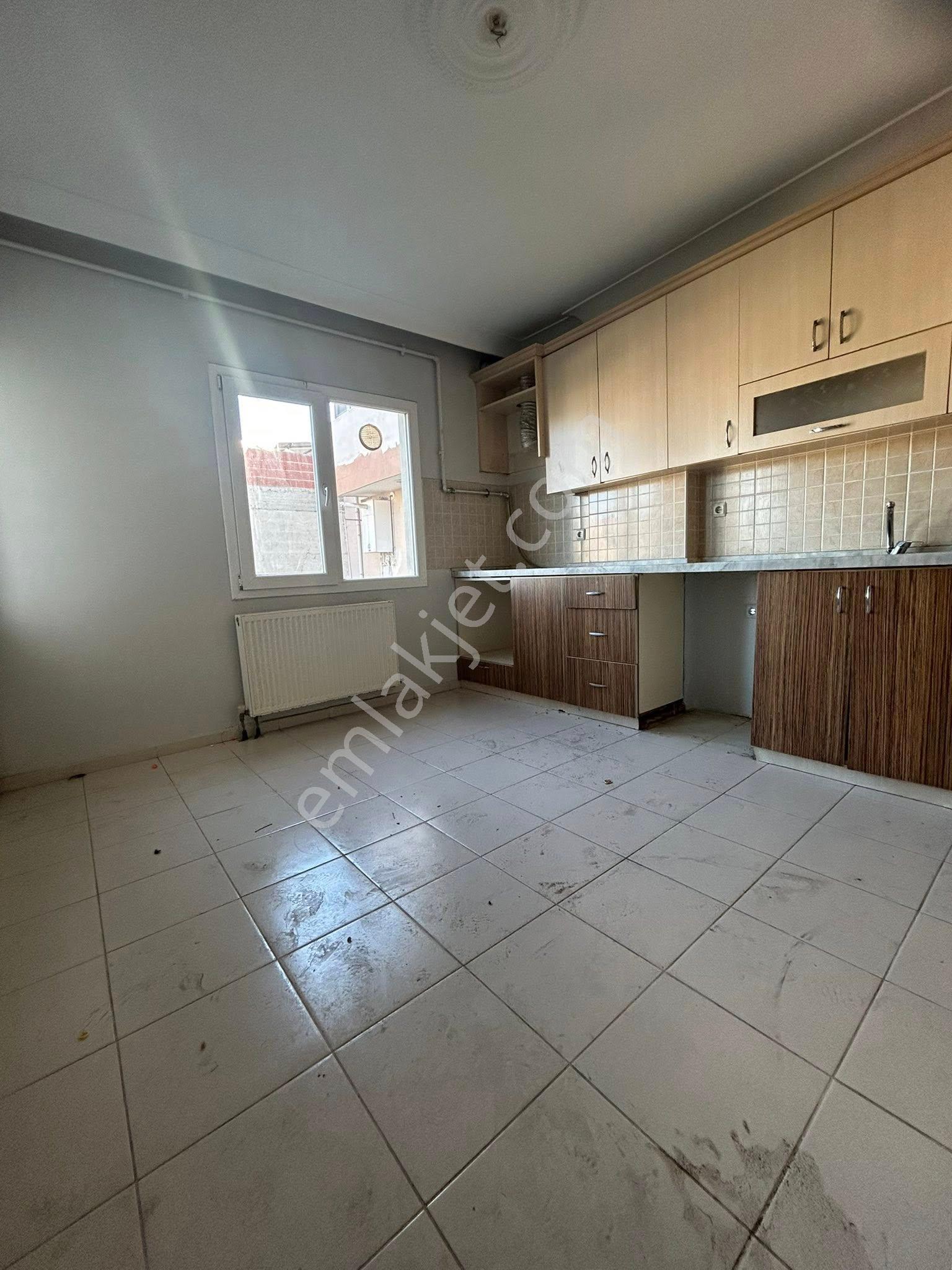 Turgutlu Kiralık İstiklal Mah 90m2 2+1 Oda 3. Son Kat Doğalgazlı Balkonlu Daire - Görsel 17