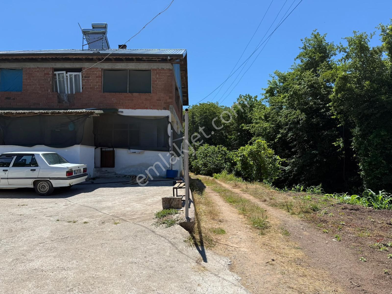 Dereköyde Köy İçerisinde Satılık Harika Konumda Komple Mülk - Görsel 11