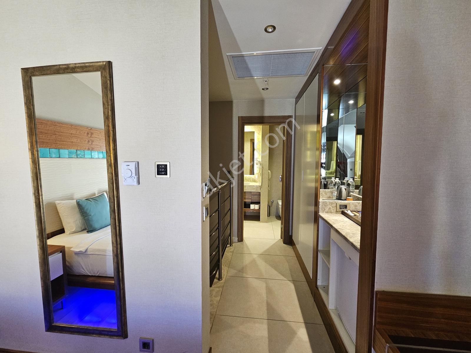 Kuşadası Ramada Resort'te Satılık 2+0 - Görsel 17