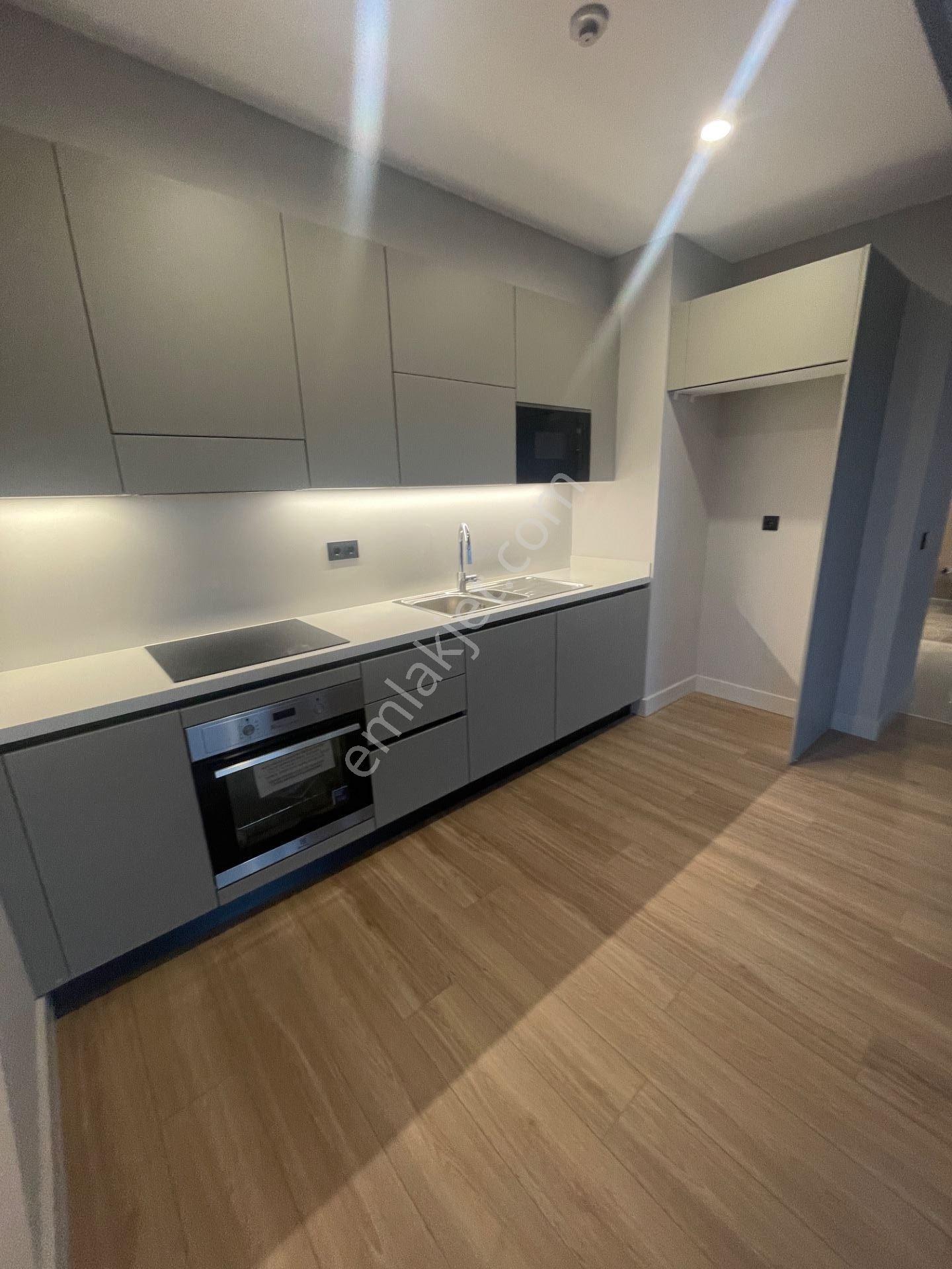 Tema İstanbul 2'de Satılık 1+1 Peyzaj Manzaralı Köşe Daire 83m² - Görsel 6