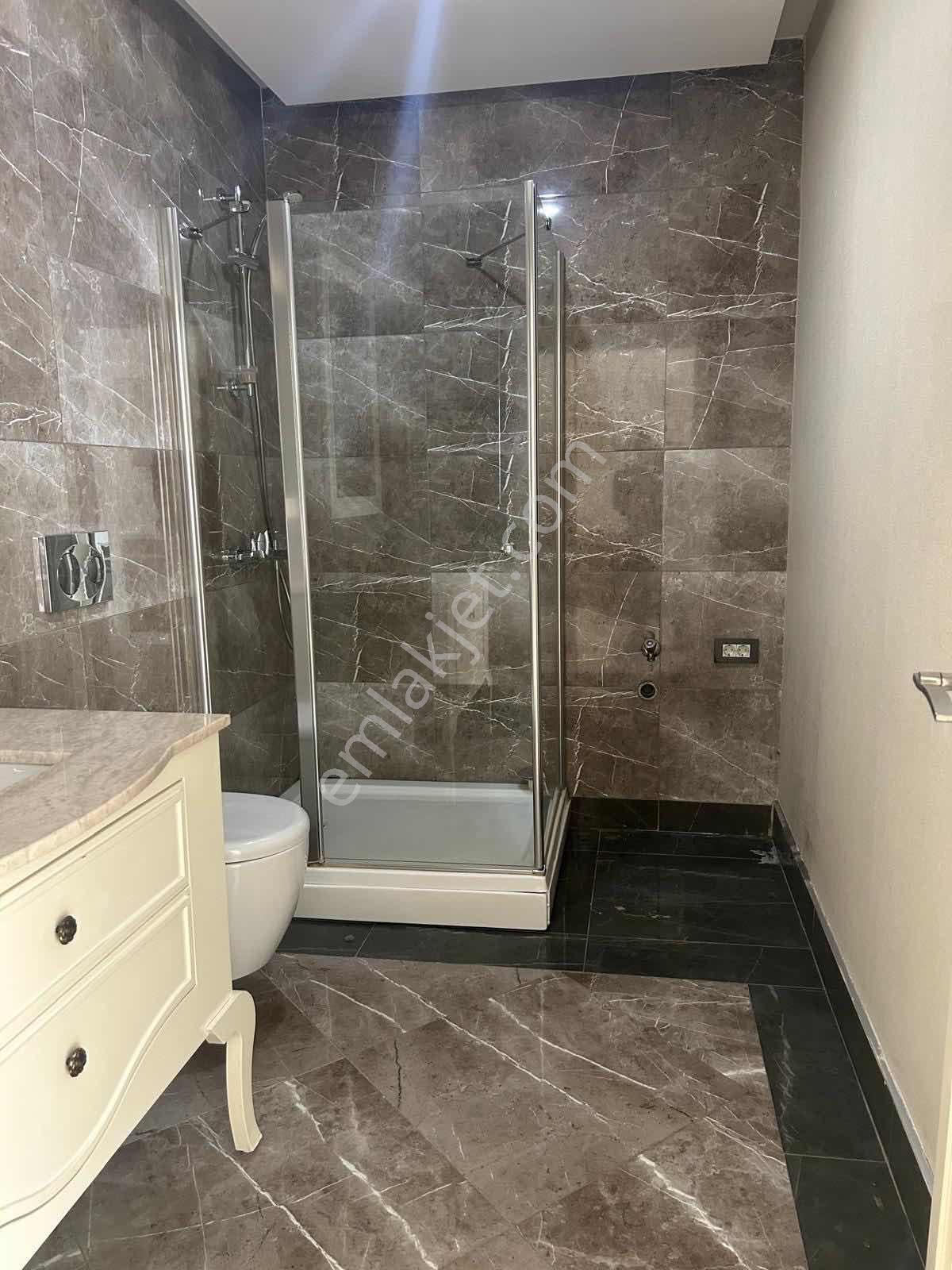 Kiptaş Venezia'da Avm Mnz Balkonlu Boş Satılık 1+1 Daire - Görsel 21