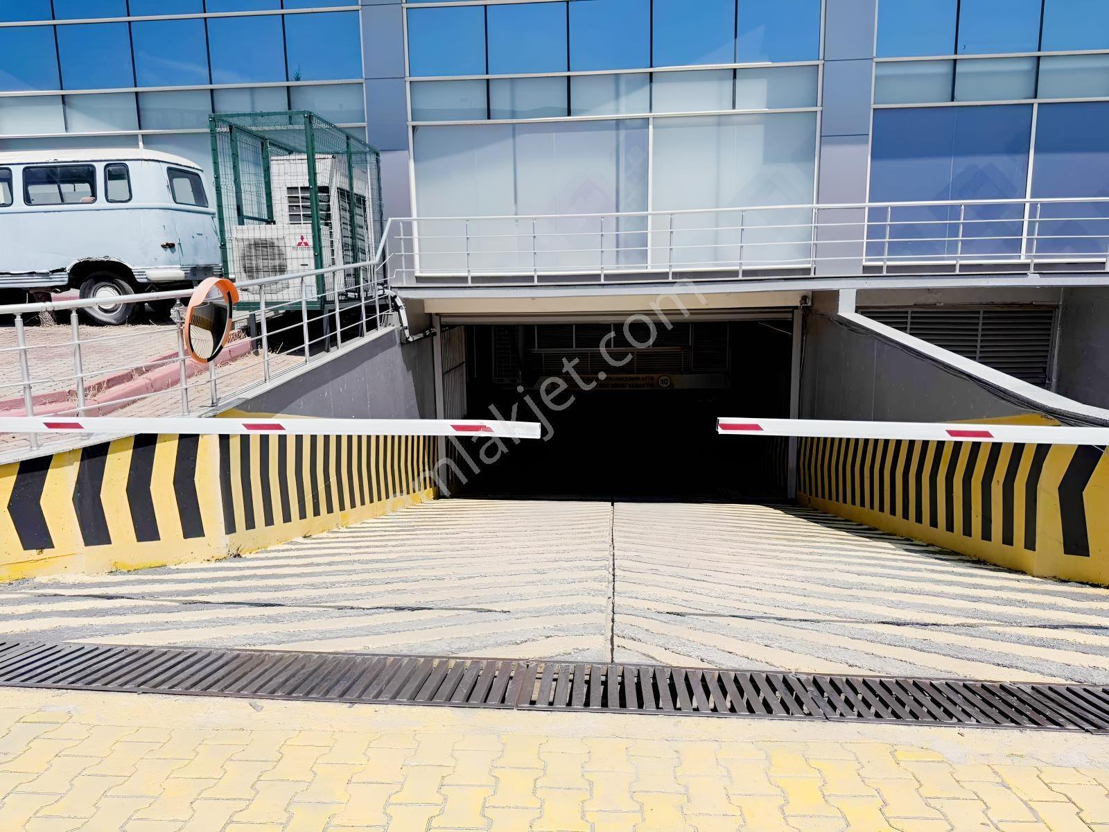 Ticaretin Merkezinde | Küçük Sanayi Aknil Plaza Satılık Ofis - Görsel 3