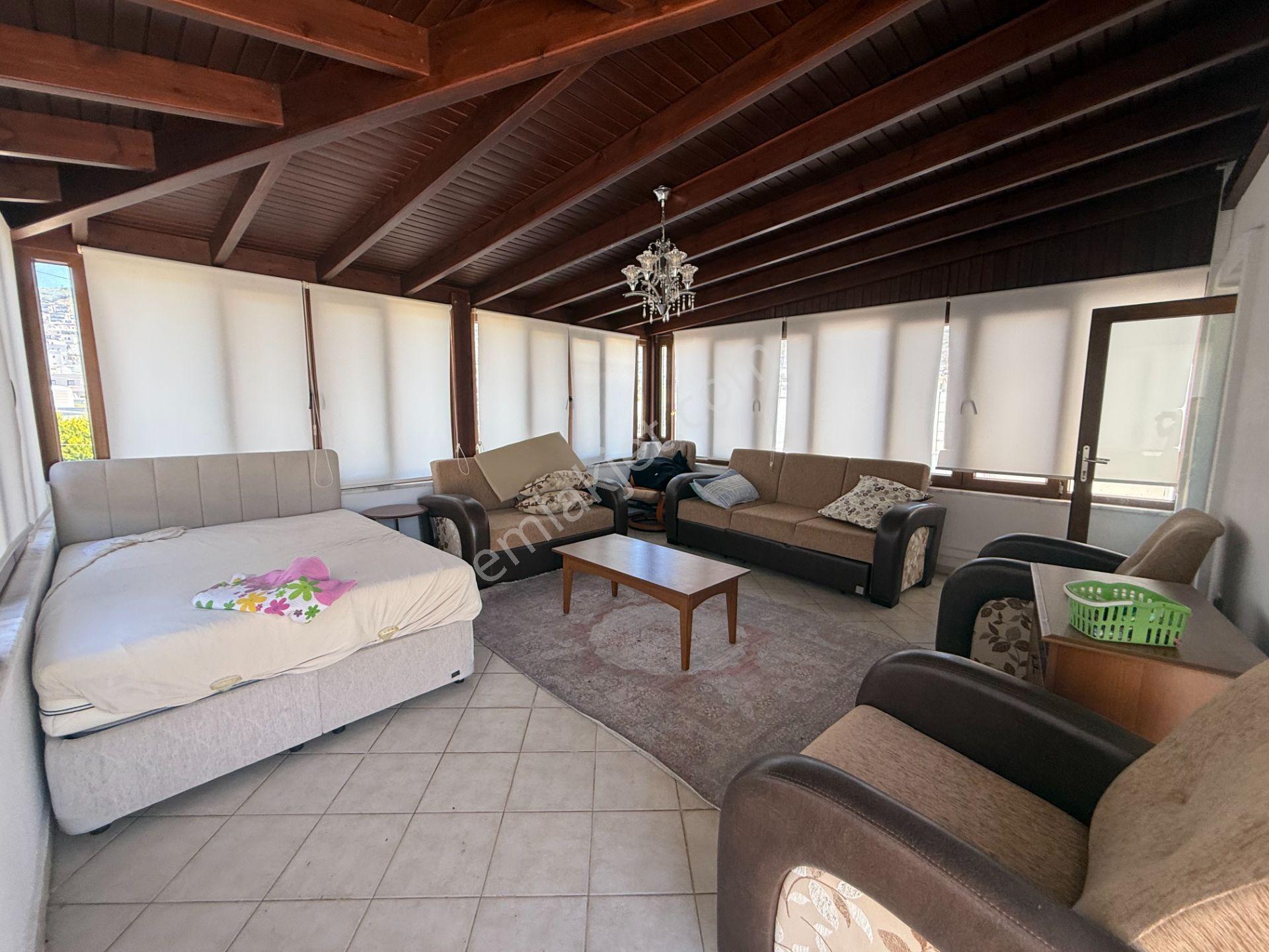 Cemal Emlak'tan Bodrum Turgutreis Karabağ Altında Full Eşyalı Kiralık Müstakil Tripleks Villa - Görsel 25
