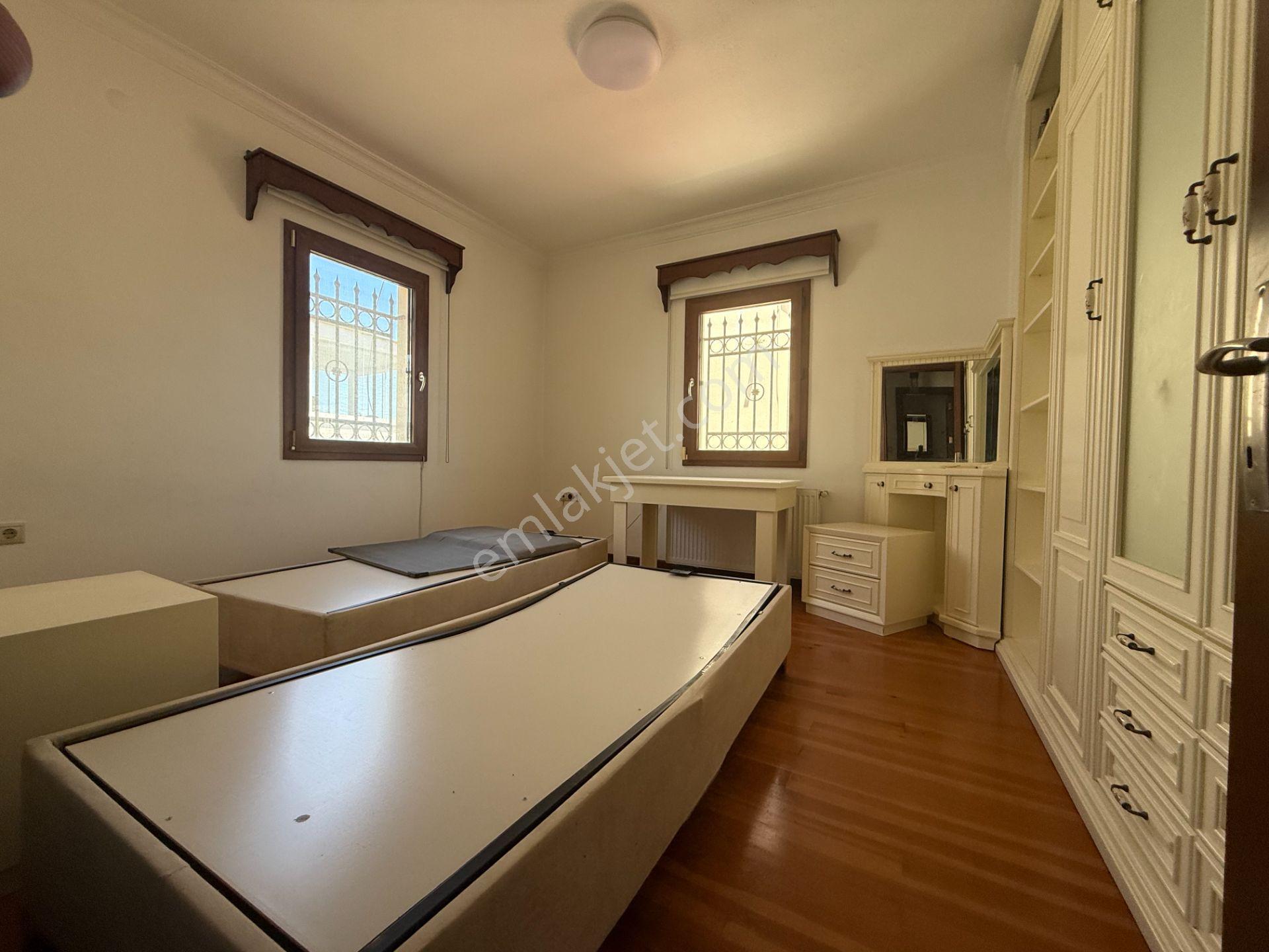 Cemal Emlak'tan Bodrum Turgutreis Karabağ Altında Full Eşyalı Kiralık Müstakil Tripleks Villa - Görsel 29