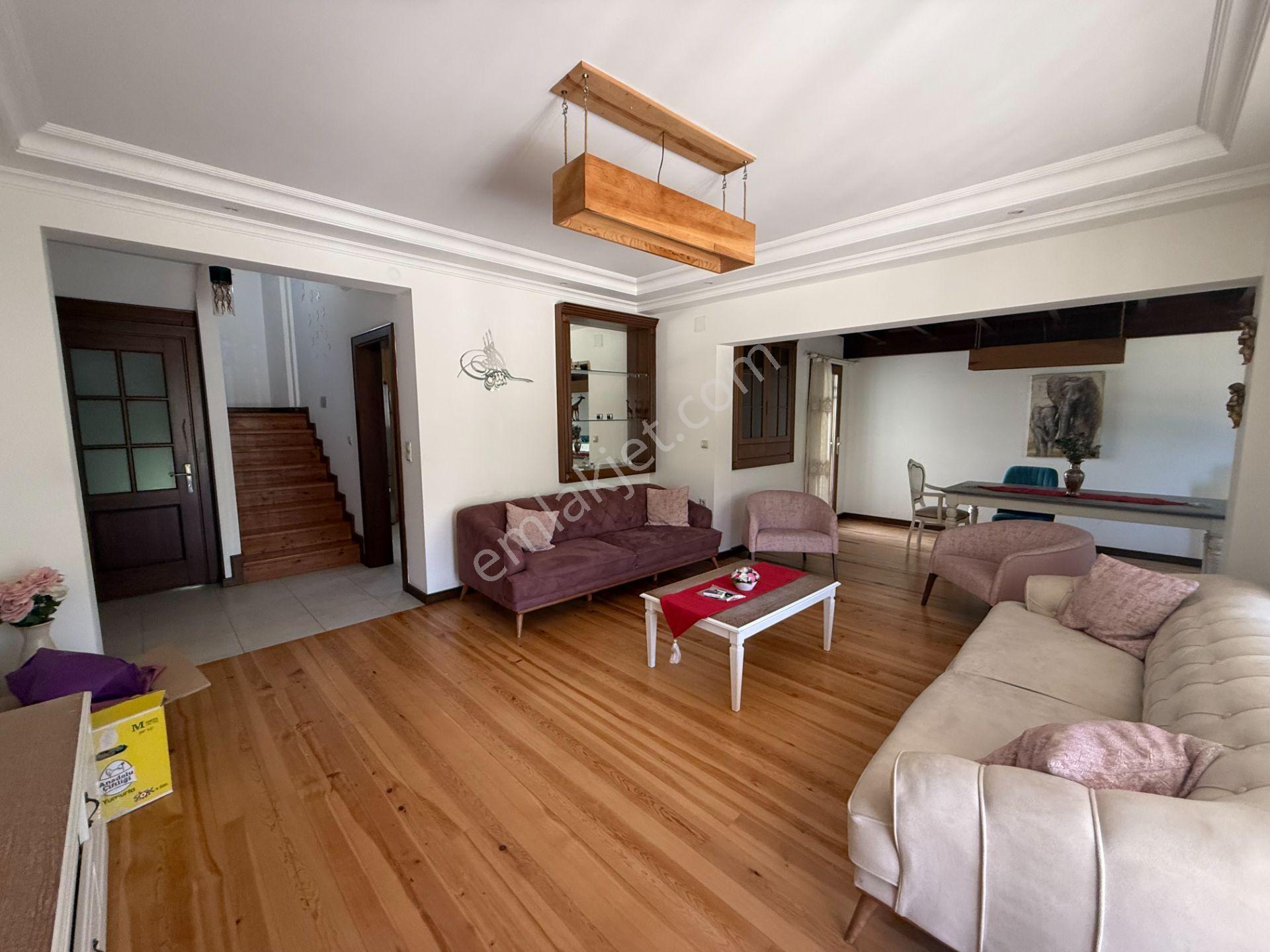 Cemal Emlak'tan Bodrum Turgutreis Karabağ Altında Full Eşyalı Kiralık Müstakil Tripleks Villa - Görsel 5