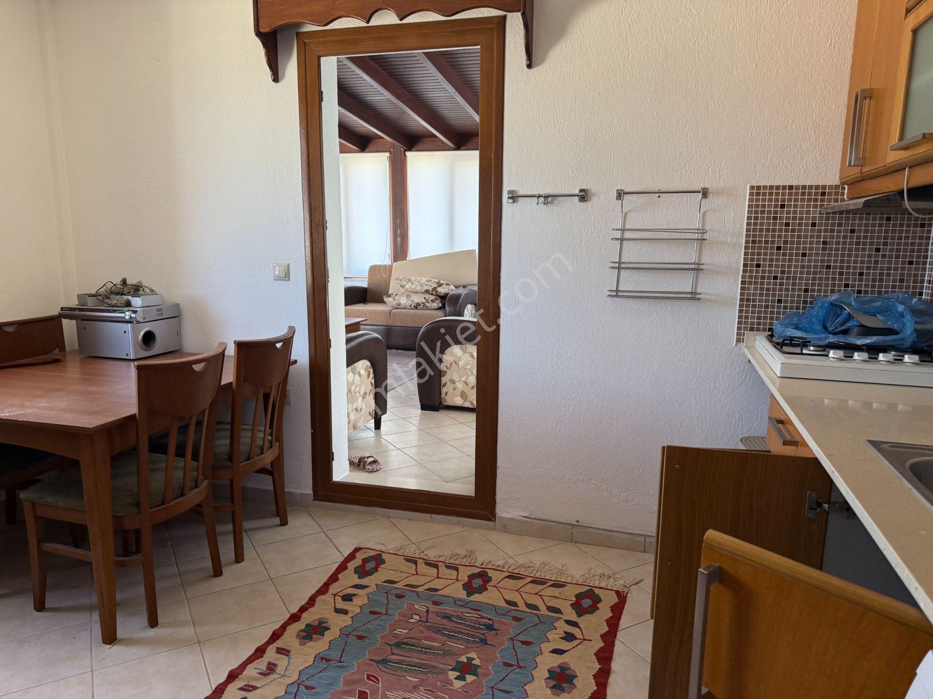 Cemal Emlak'tan Bodrum Turgutreis Karabağ Altında Full Eşyalı Kiralık Müstakil Tripleks Villa - Görsel 22