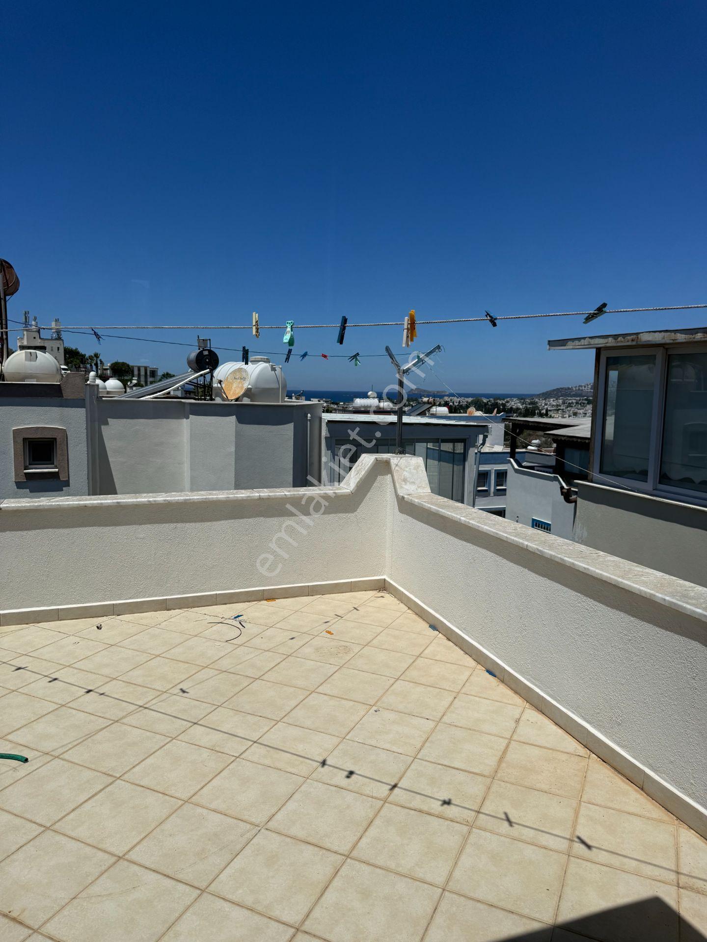 Cemal Emlak'tan Bodrum Turgutreis Karabağ Altında Full Eşyalı Kiralık Müstakil Tripleks Villa - Görsel 24