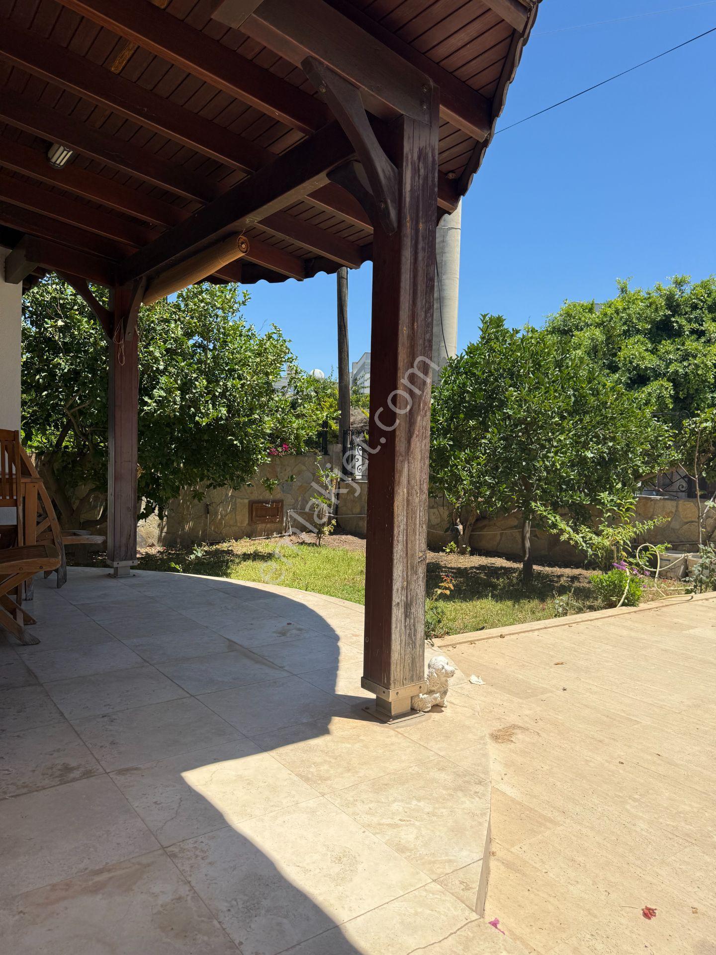 Cemal Emlak'tan Bodrum Turgutreis Karabağ Altında Full Eşyalı Kiralık Müstakil Tripleks Villa - Görsel 34