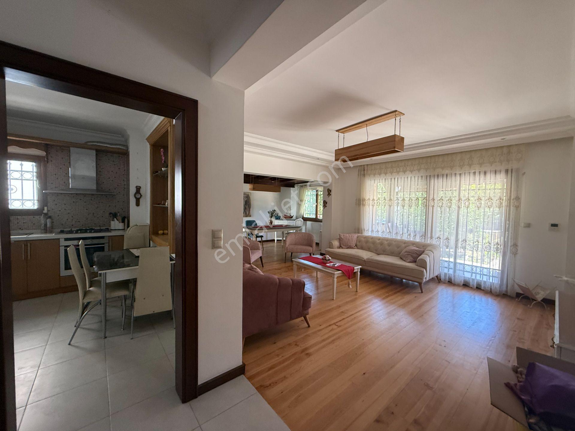 Cemal Emlak'tan Bodrum Turgutreis Karabağ Altında Full Eşyalı Kiralık Müstakil Tripleks Villa - Görsel 31