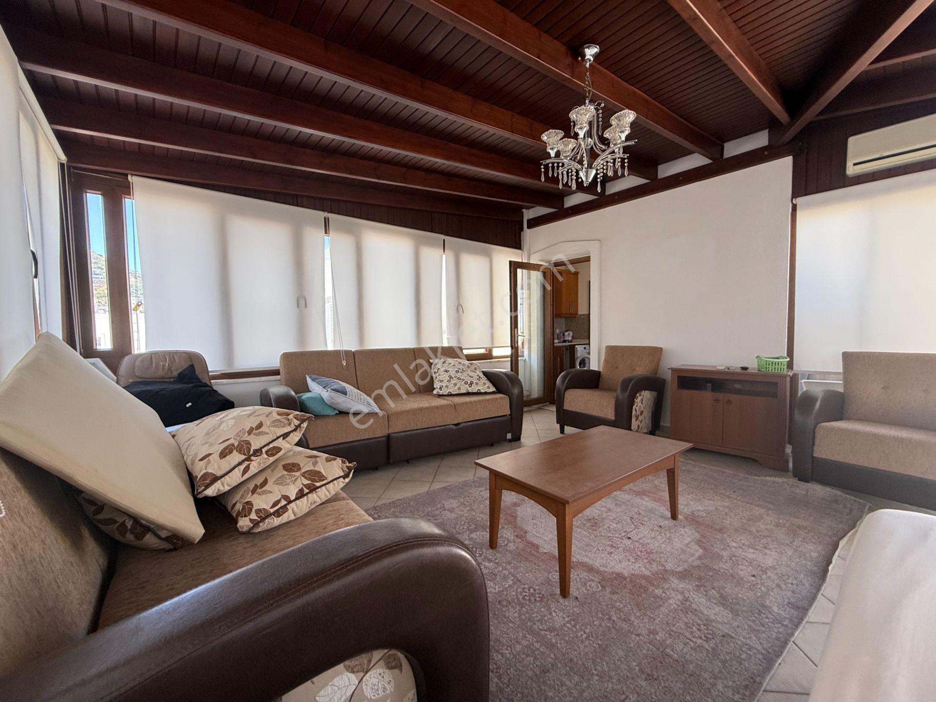 Cemal Emlak'tan Bodrum Turgutreis Karabağ Altında Full Eşyalı Kiralık Müstakil Tripleks Villa - Görsel 26