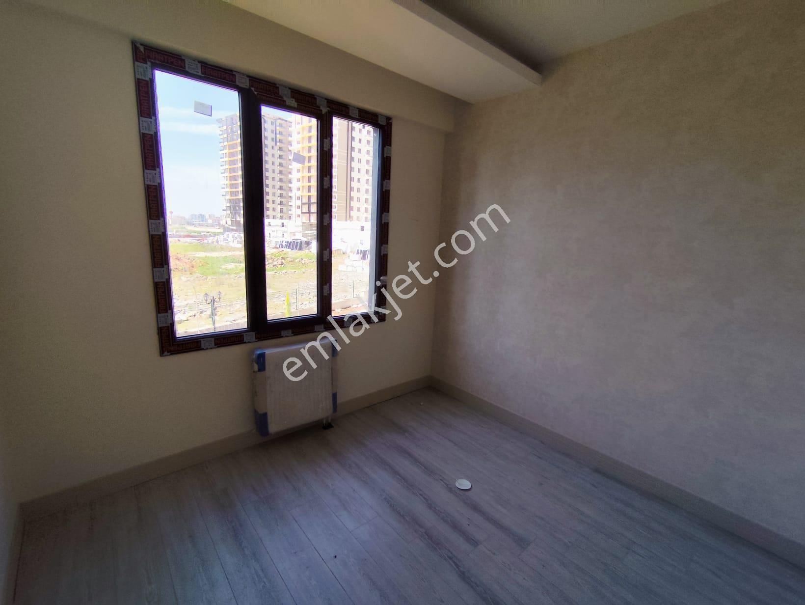 Rota Dan Öncü Neon Yapıda Havuzlu 2+1 Kiralık Daire - Görsel 22