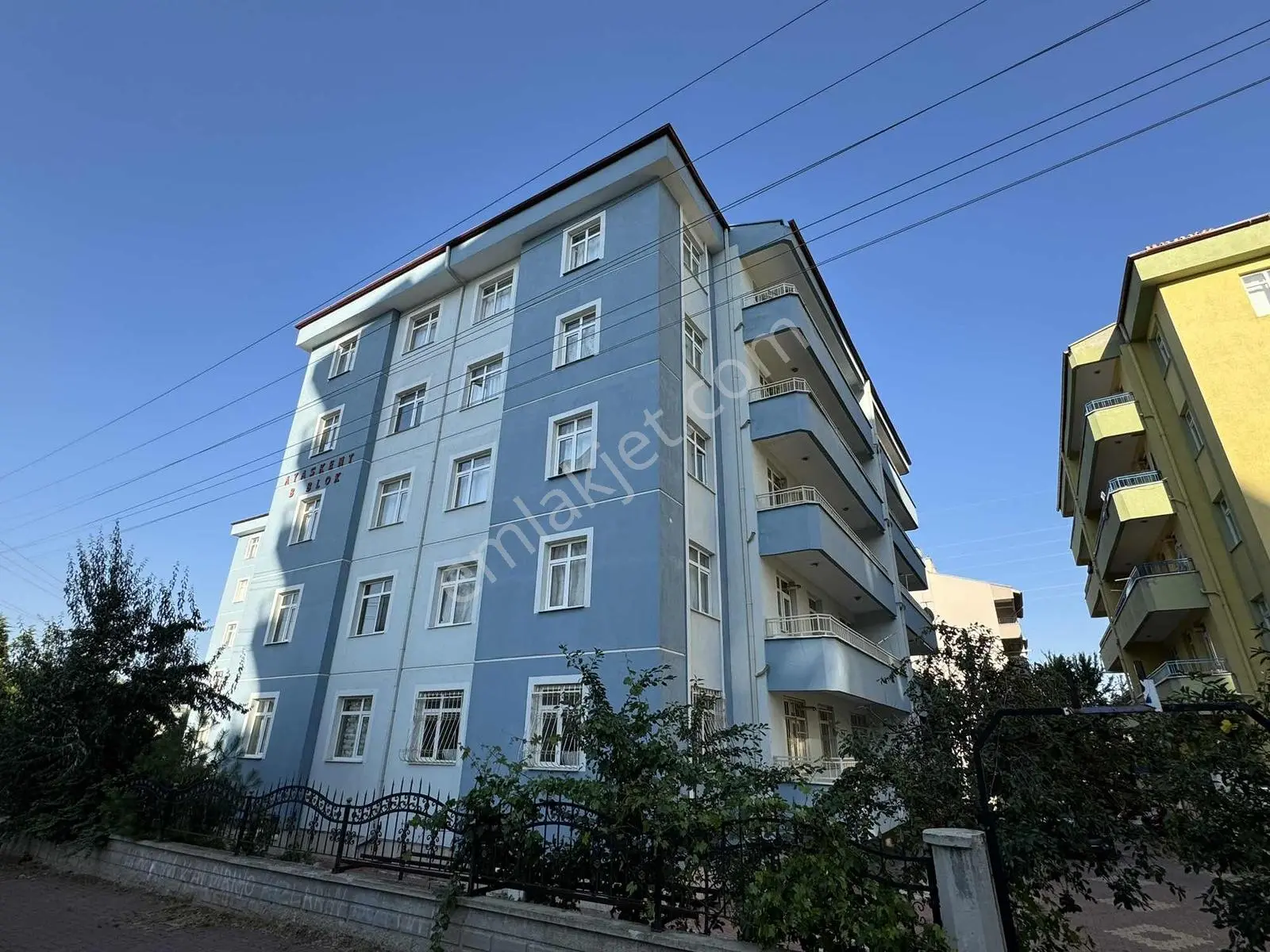 Net Emlaktan Üniversiteye Yürüme Mesafesinde 3+1 Kiralık Daire - Görsel 2