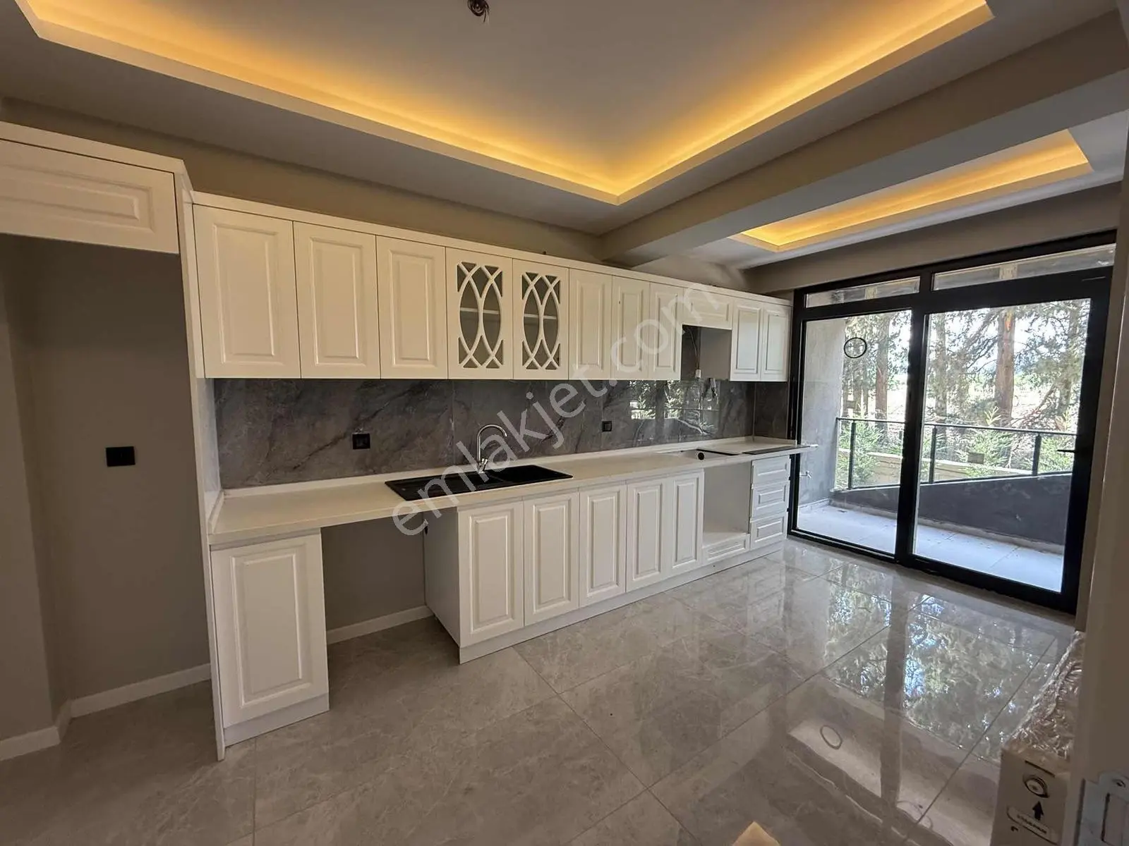 Alpkent Mah. 130m² 3+1 Yüksek Giriş Havuzlu Site Ultra Lüx Daire
