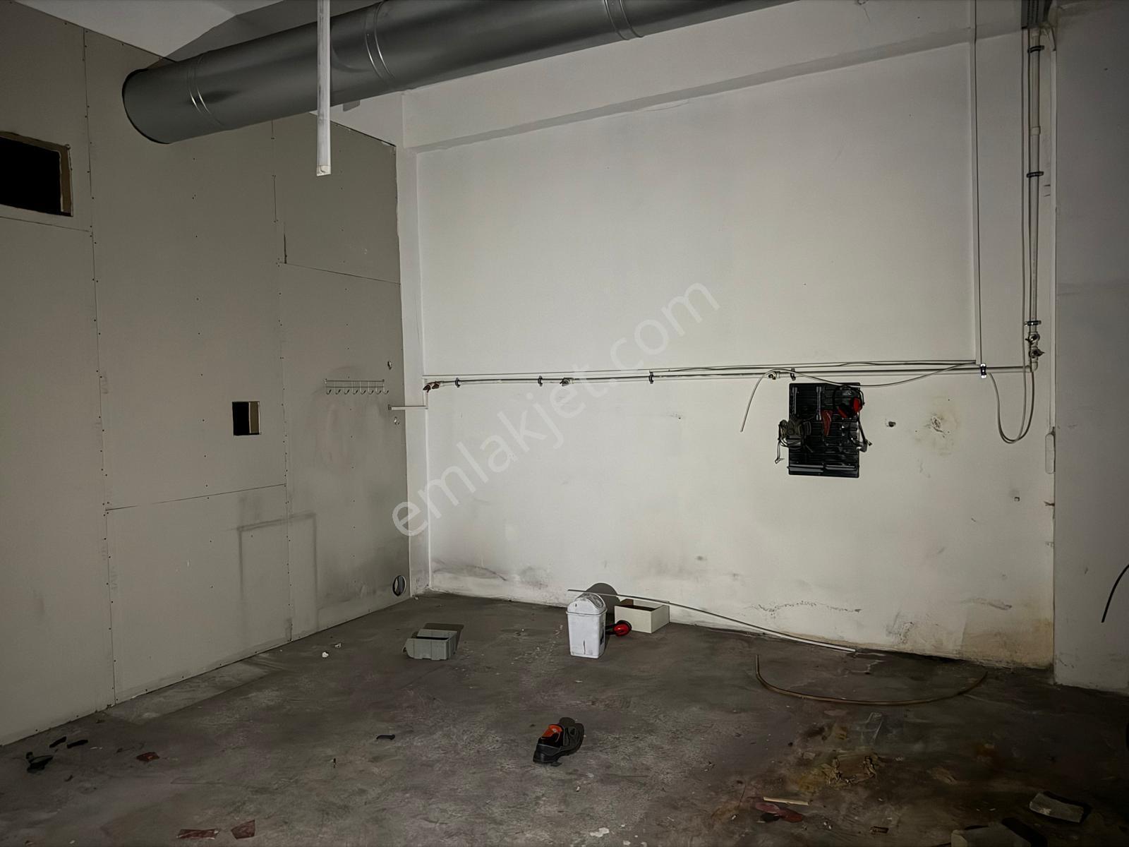 Uzayçağı Caddesi Üzerinde 1000 M2 Kiralık Dükan - Görsel 17