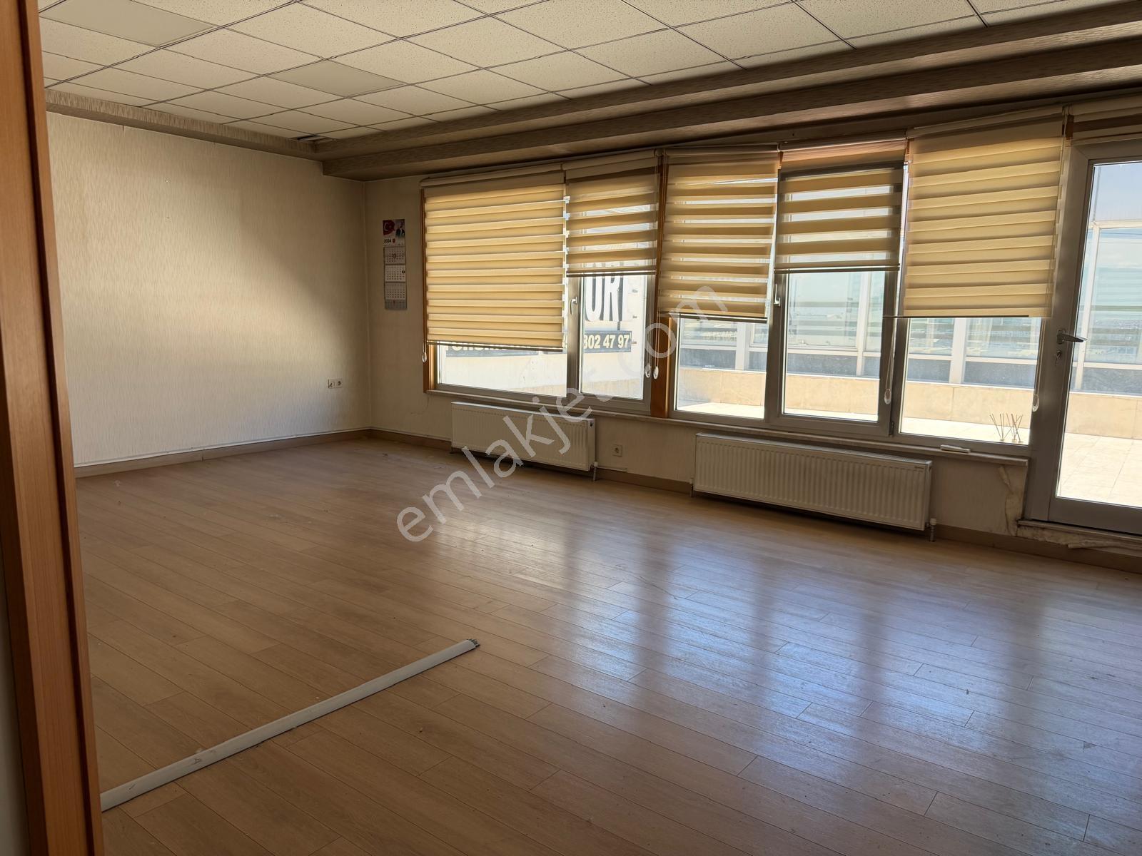 Uzayçağı Caddesi Üzerinde 1000 M2 Kiralık Dükan - Görsel 5