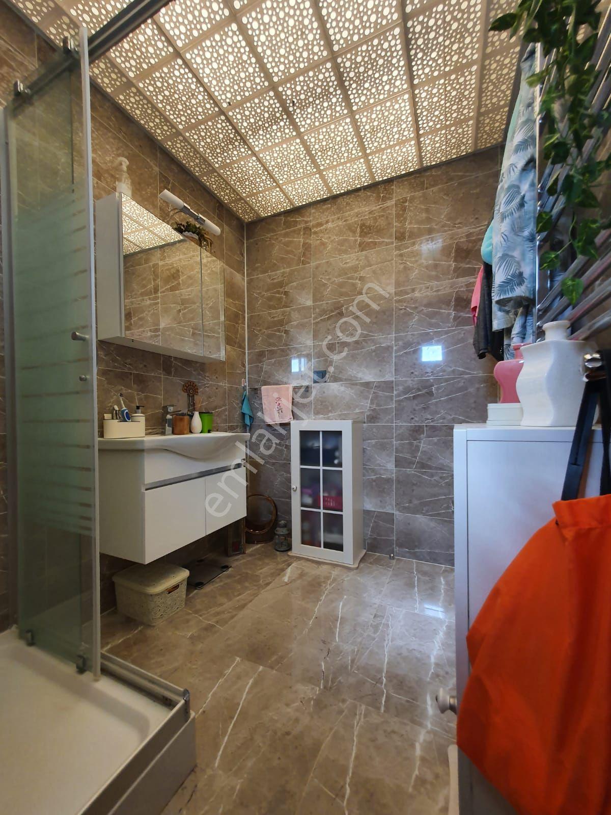 Kuşadası Ege Mahallesinde Satılık 3+1 150 M2 Süper Bahçe Katı Daire - Görsel 4