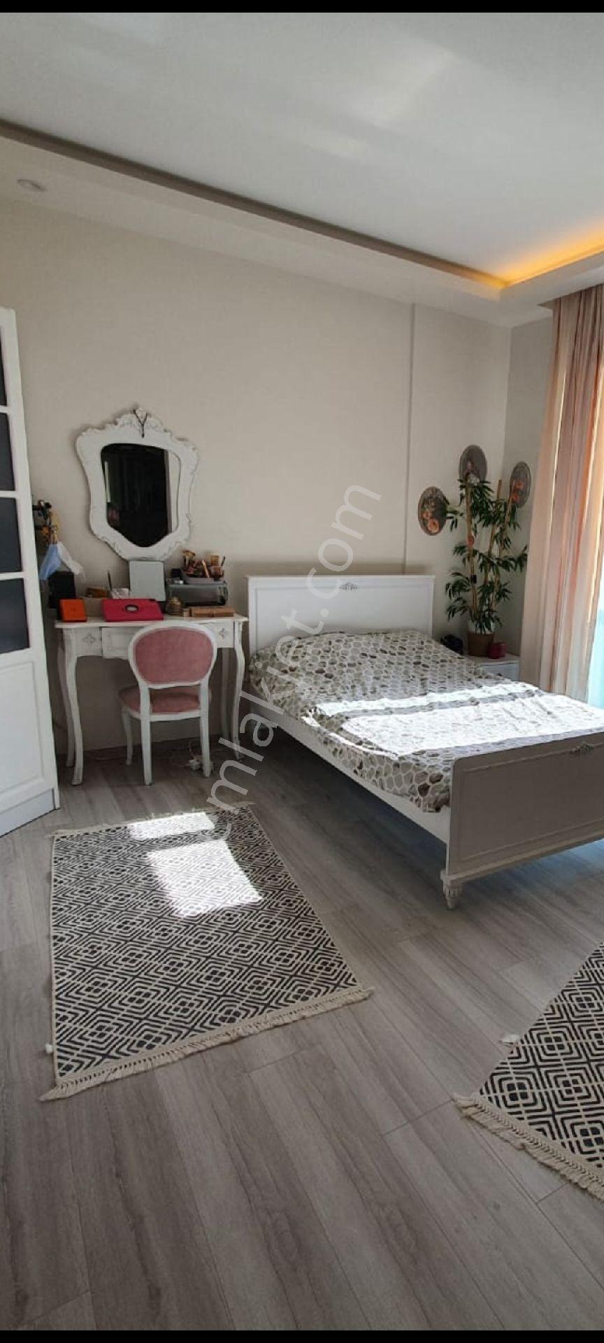 Kuşadası Ege Mahallesinde Satılık 3+1 150 M2 Süper Bahçe Katı Daire - Görsel 19