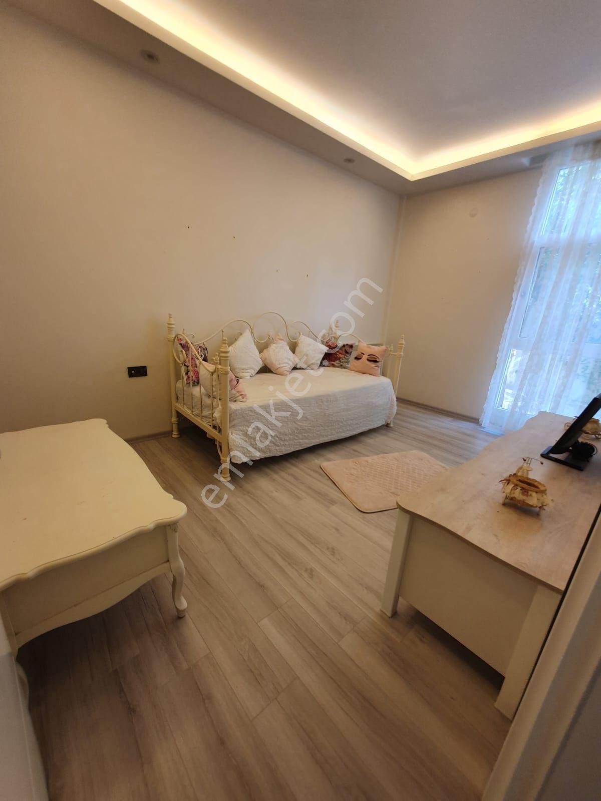 Kuşadası Ege Mahallesinde Satılık 3+1 150 M2 Süper Bahçe Katı Daire - Görsel 2