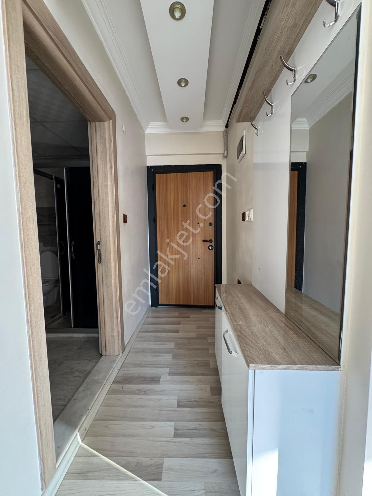 Zeki Emlak'tan Muradiye Mahallesinde Kiralık 1+1 Ara Kat Daire - Görsel 13