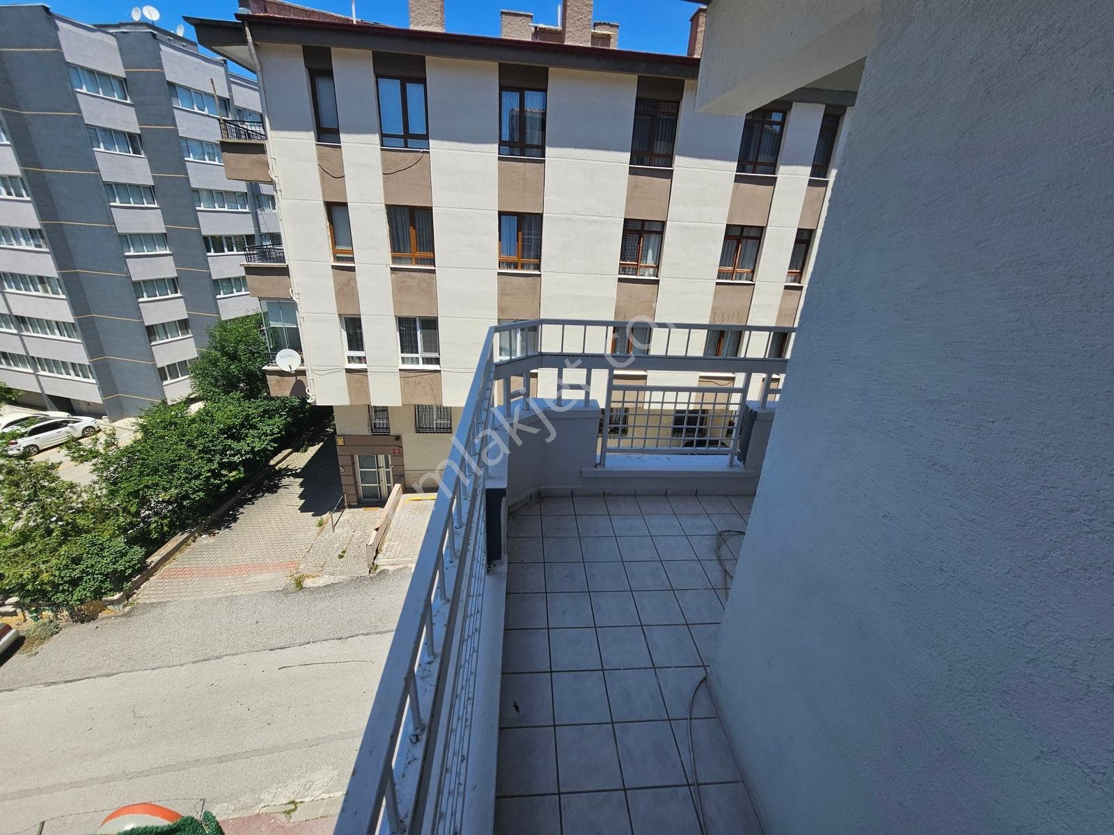 Şimşek Emlak'tan Dikmen Öveçler 2. Kat 3+1 125 M2 Batı Cepheli - Görsel 10