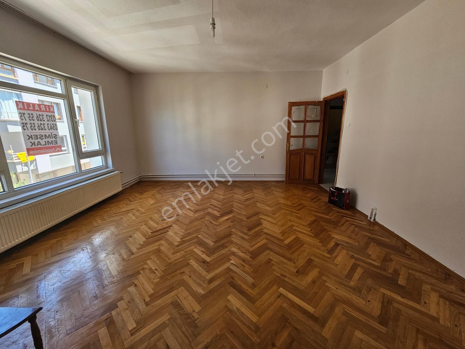 Şimşek Emlak'tan Dikmen Öveçler 2. Kat 3+1 125 M2 Batı Cepheli - Görsel 3