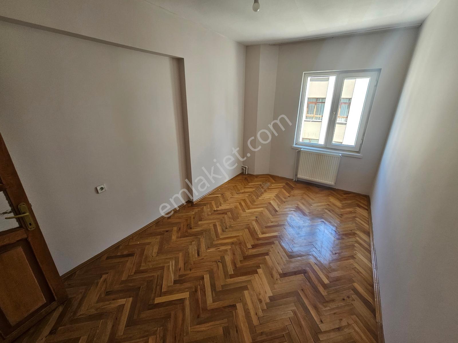 Şimşek Emlak'tan Dikmen Öveçler 2. Kat 3+1 125 M2 Batı Cepheli - Görsel 16