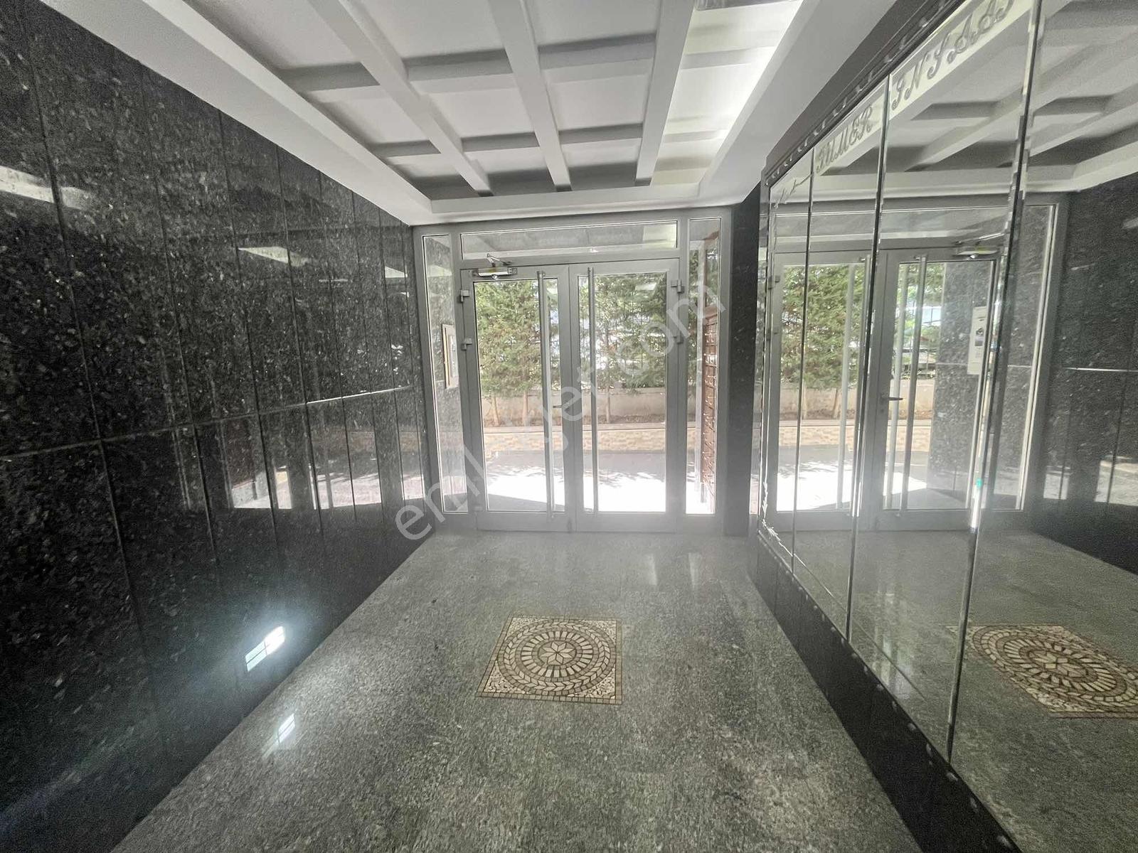 Ekonomi Üniversitesi Yakını Otoparklı Geniş Kiralık 3+1 Daire - Görsel 12