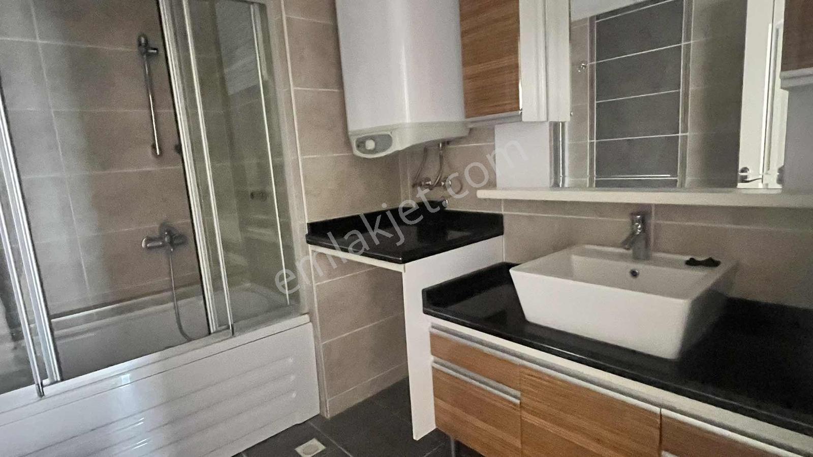 Ekonomi Üniversitesi Yakını Otoparklı Geniş Kiralık 3+1 Daire - Görsel 27