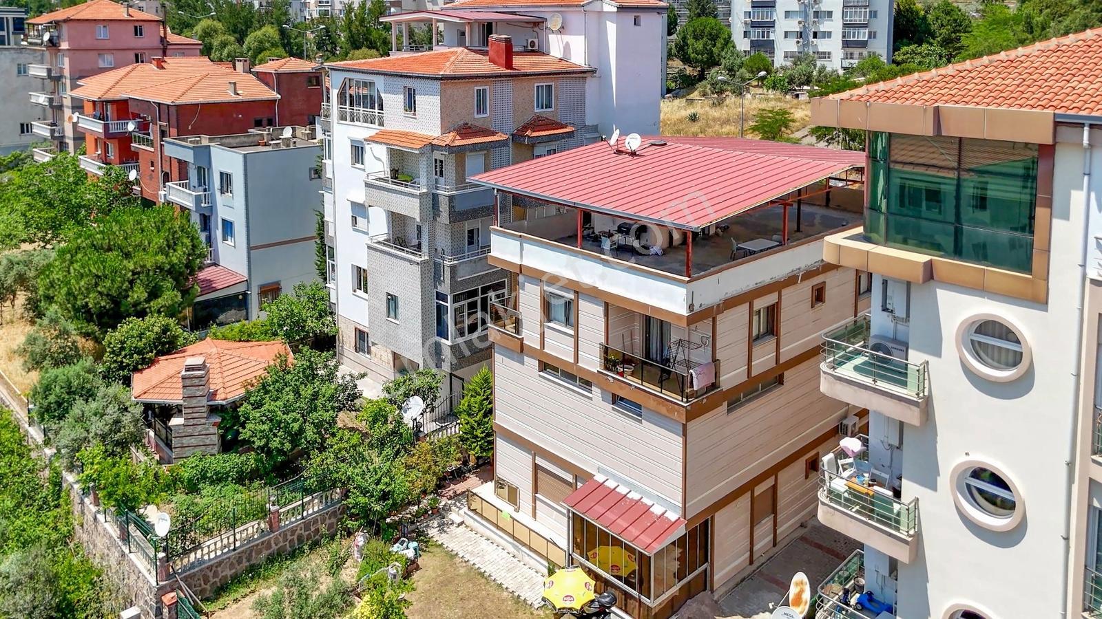 Bornova İnönü'de Müstakil Tarzında Tesaslı Manzaralı Özel Mimari - Görsel 23