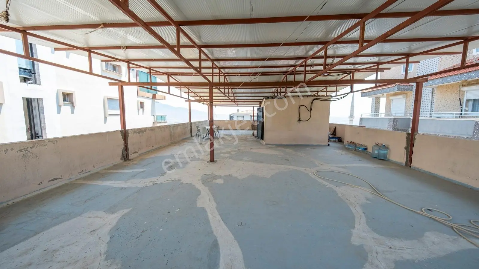 Bornova İnönü'de Müstakil Tarzında Tesaslı Manzaralı Özel Mimari - Görsel 3