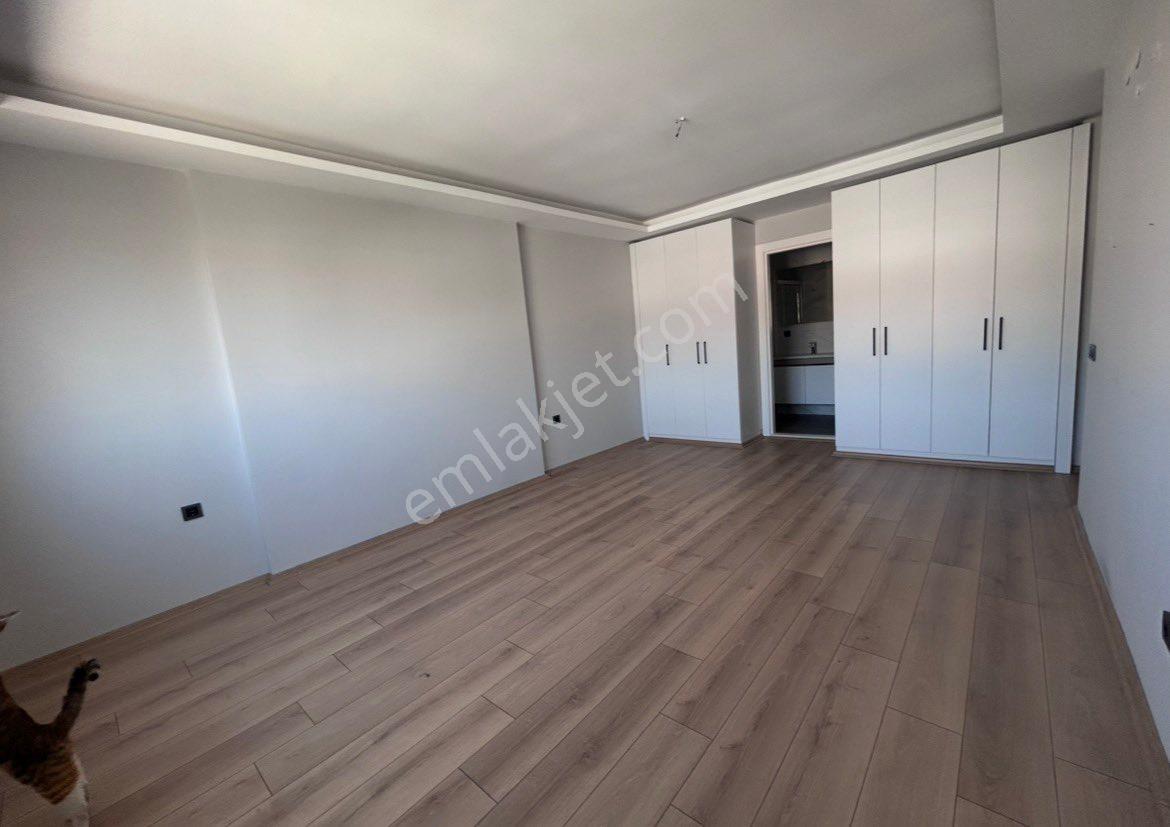 İzban Tramvay Hasthaneler Yakını Havuzlu Geniş 3+1 Kiralık Daire - Görsel 13