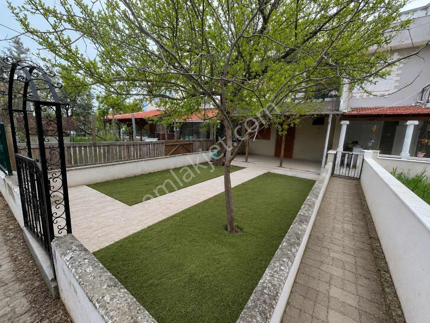 Dağlı Gayrimenkulden|çift|bahçe Ayrıcalığıyla|3+1|villa!