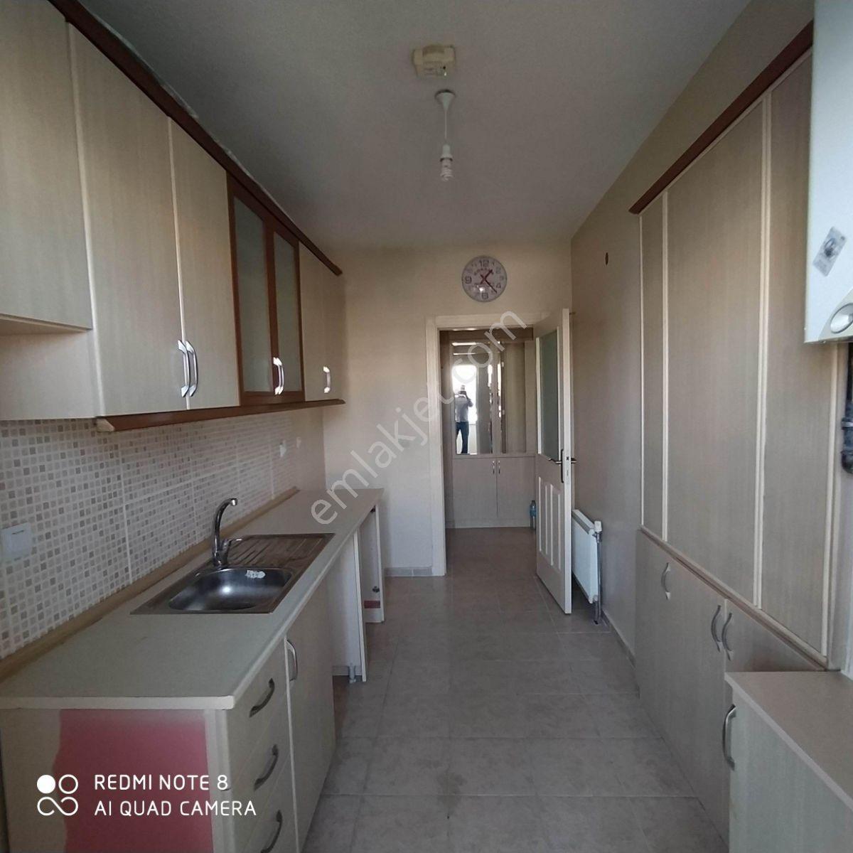 Meram Gödene Toki De Askeri Servis Güzergahnda Kiralık 2+1 Daire - Görsel 12